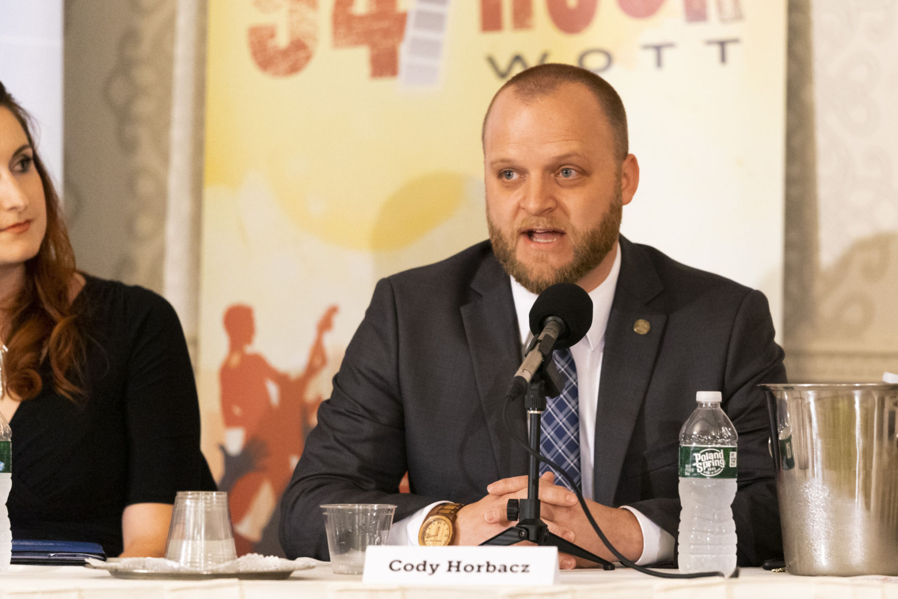 Mayoral entries spar over experience
